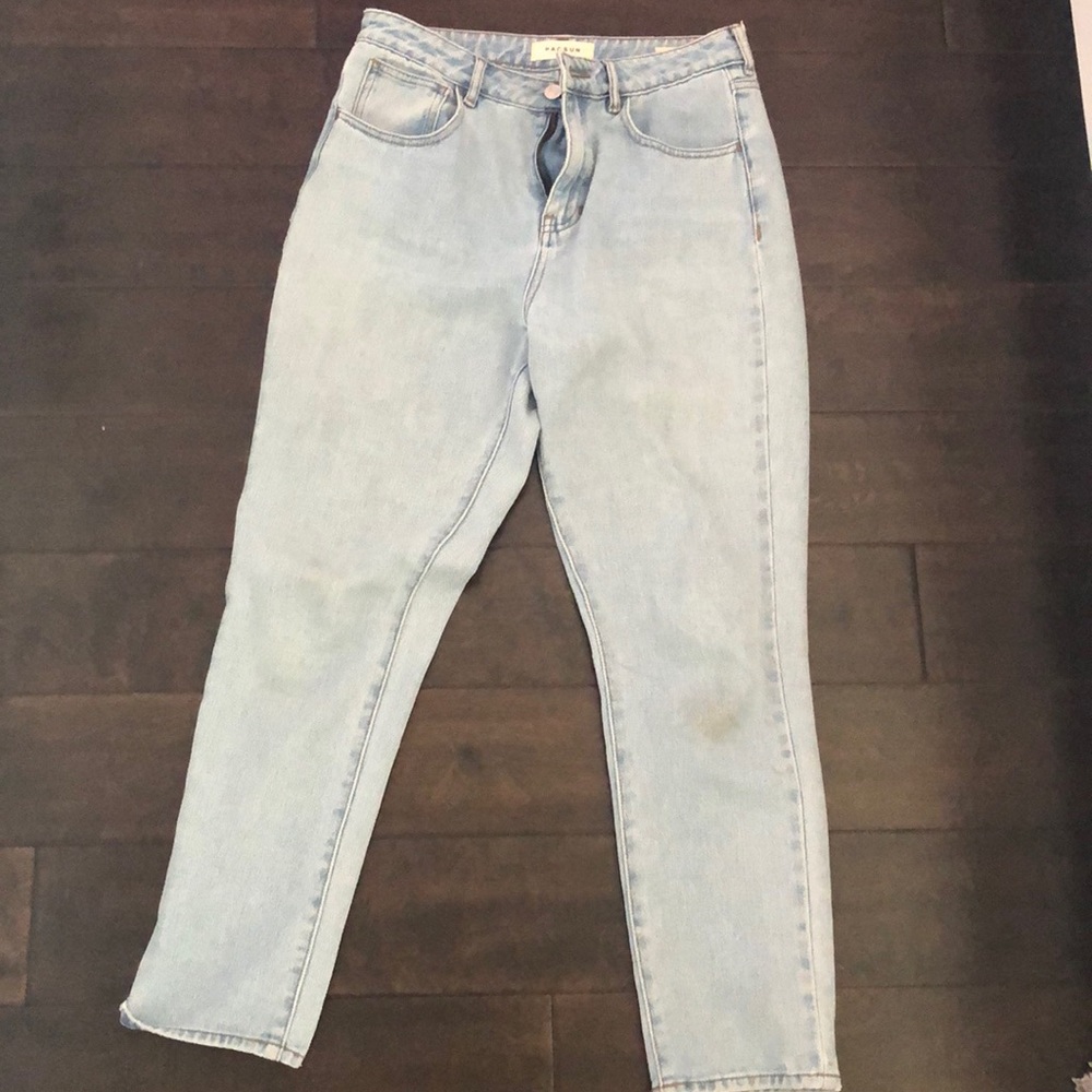 Pacsun mom jeans slight stain on knee